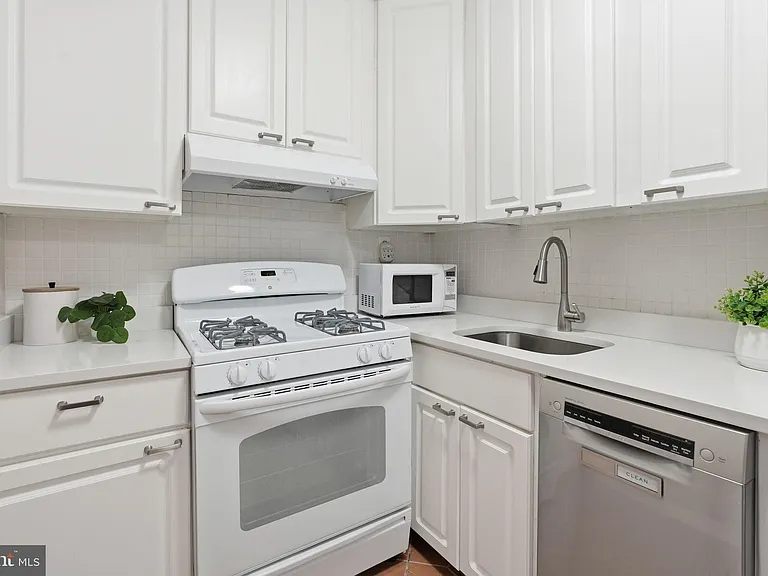 801 N Pitt St #706 — Photo 7