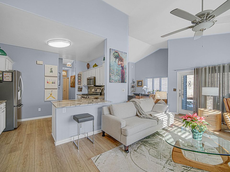 237 Azalea Dr, Hobart, IN 46342 | Zillow