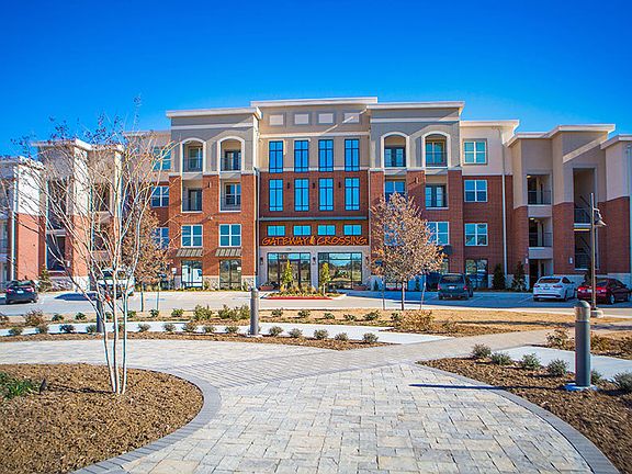 2nd image of 380 Vista Court Dr APT 4202