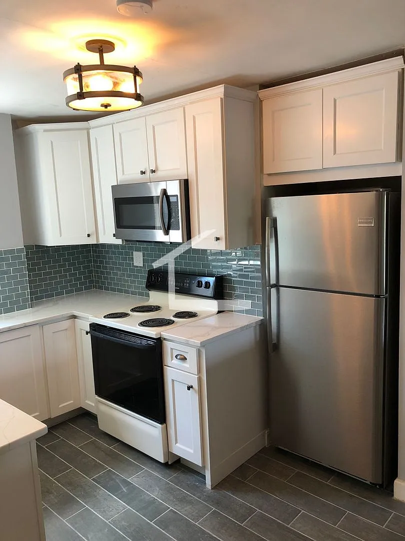 2004 Commonwealth Ave #3D Boston MA 02135 — Photo 1