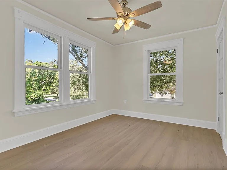 226 Elliott Ave — Photo 10