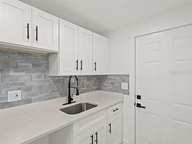 1 bed, 1.0 bath, 240 sqft, $980 — Photo 2