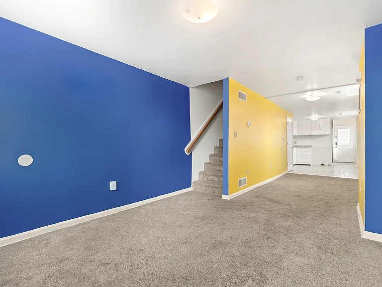 22 W Baltimore St — Photo 17