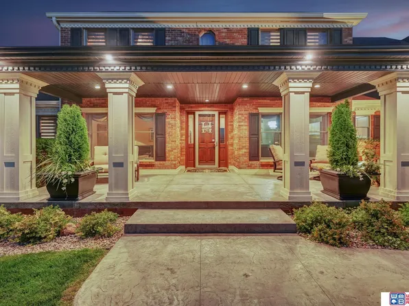 5501 Aaron Cir, Lincoln, NE 68516
