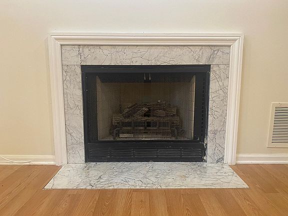 2nd image of 1511 W Wellington Ave