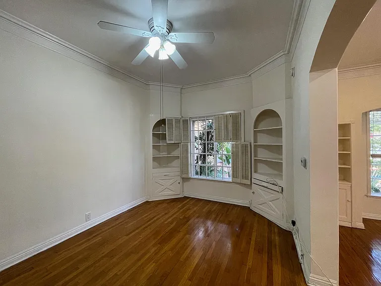 10804 Lindbrook Dr — Photo 4
