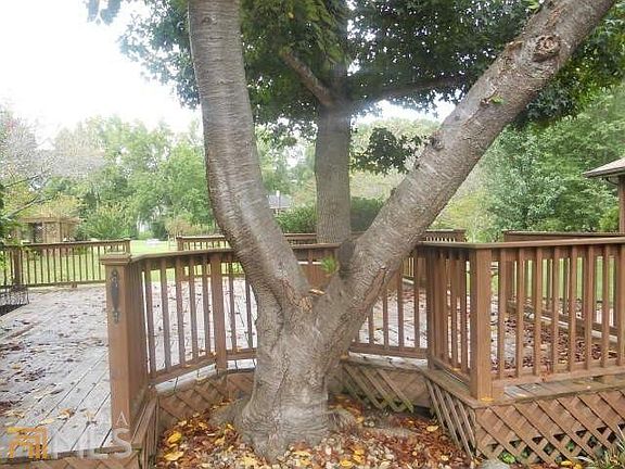 3rd image of 460 Clubland Cir SE