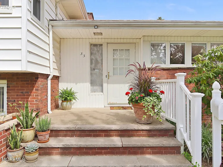 33 Beryl St — Photo 9