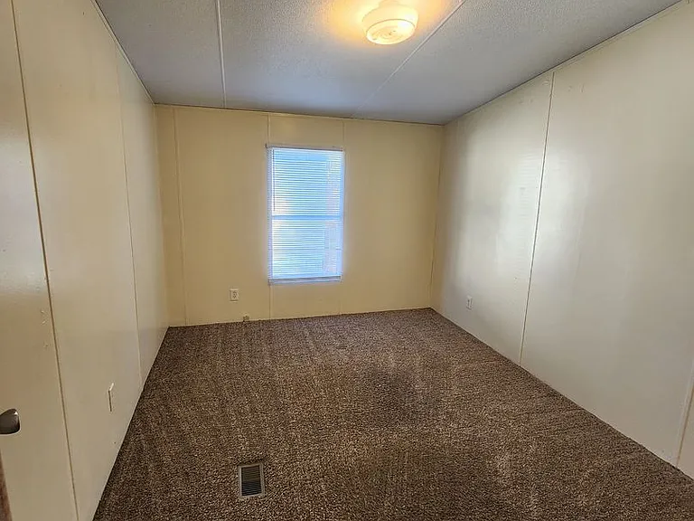 944 Hollywood Dr — Photo 20