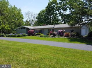 1511 Potato Valley Rd, Harrisburg, PA 17112