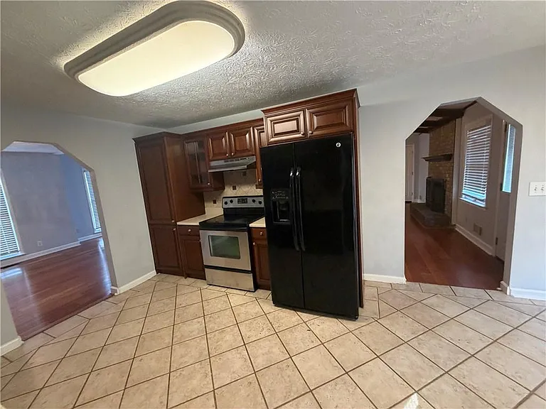 3336 Camelot Dr — Photo 11
