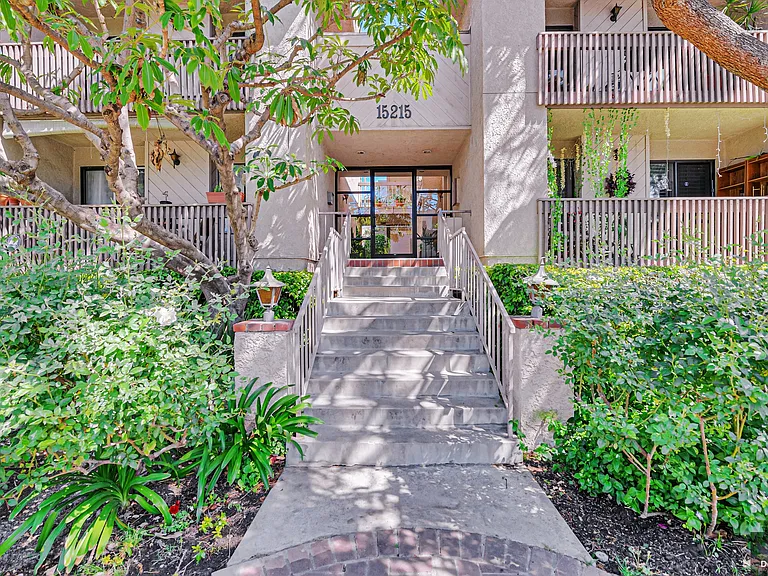 15215 Magnolia Blvd #130 — Photo 7