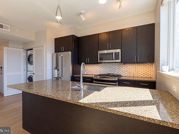 5th image of 1646-48 S 12th St #302