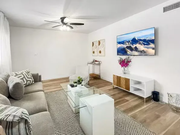 3219 N 67th Pl APT C, Scottsdale, AZ 85251