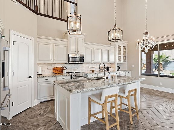 4th image of 1834 W NIGHTHAWK Way