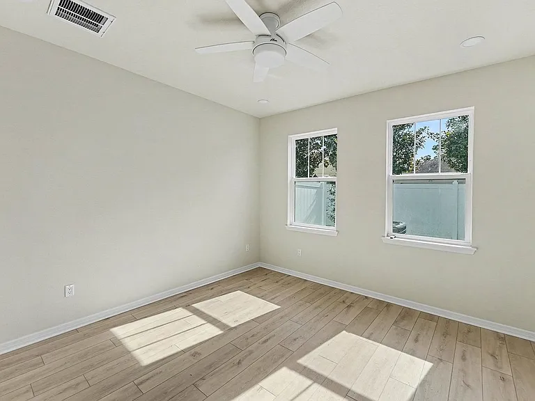 2549 Mario Way — Photo 8
