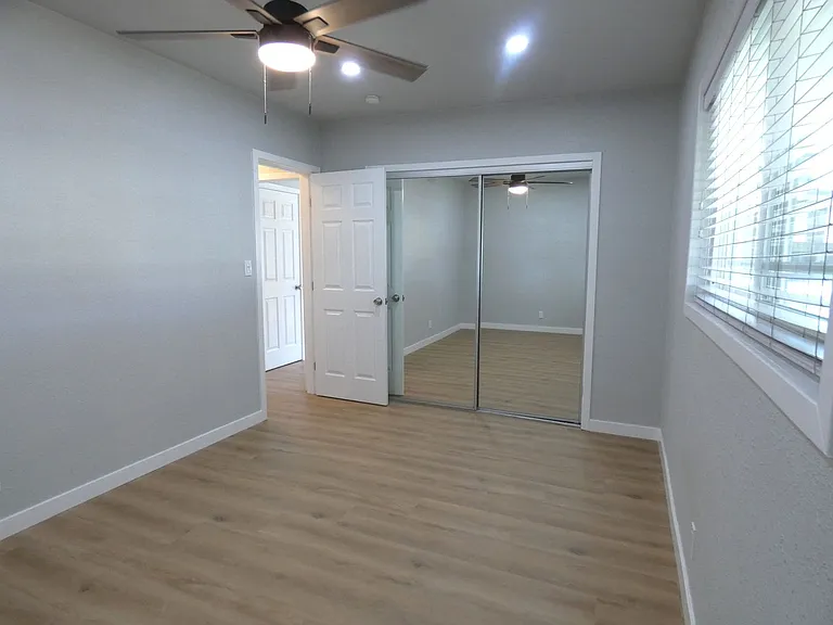 14327 Christine Dr — Photo 10