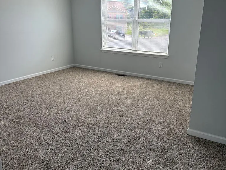138 Delano Dr — Photo 23