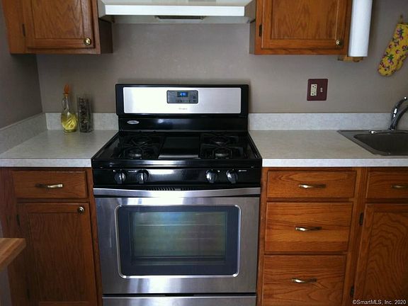 5th image of 14 Persimmon Ln #14