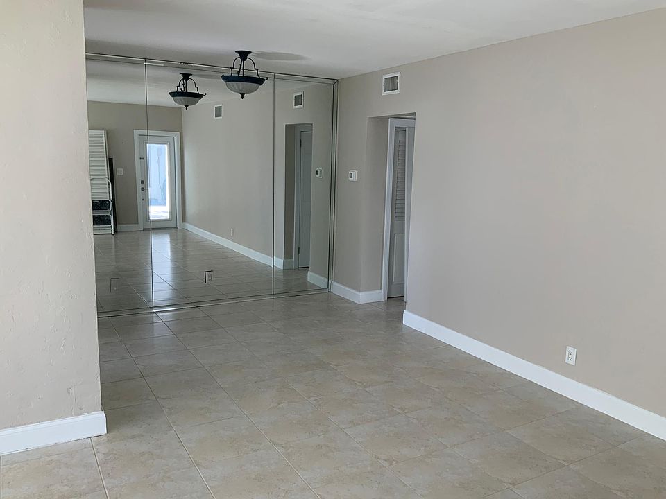 Total sq footage ~ 780.
1 bedroom/1 bath