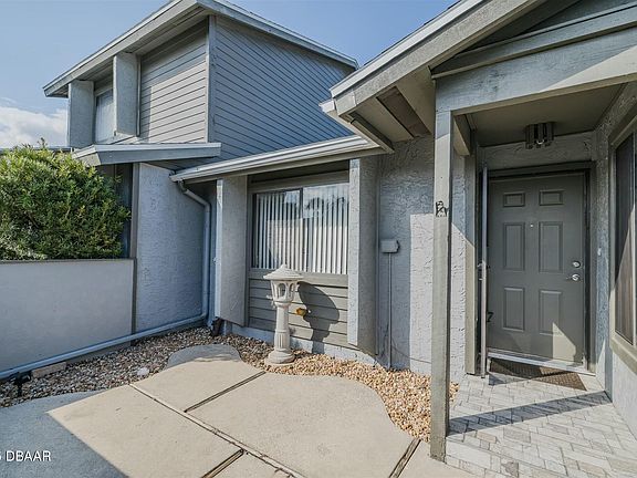 3rd image of 160 Limewood Pl Unit 6