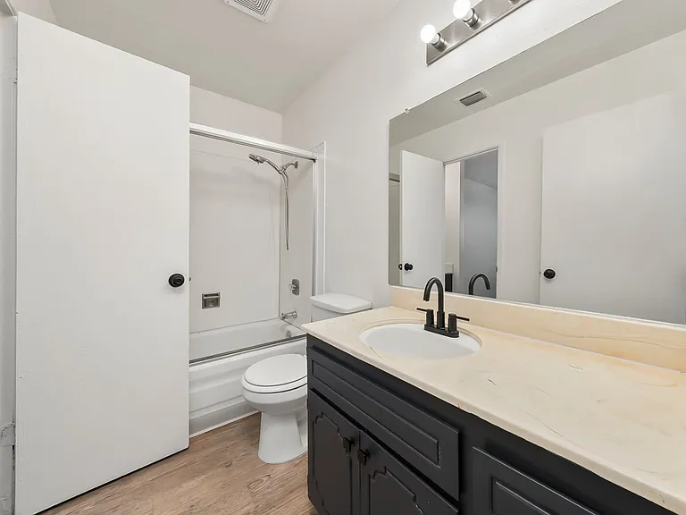 3800 Lily St — Photo 5