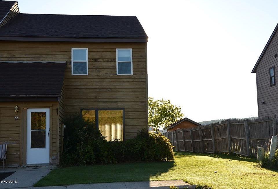 1st image of 22 Eichen St