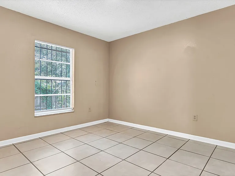 2610 E Lake Ave — Photo 22