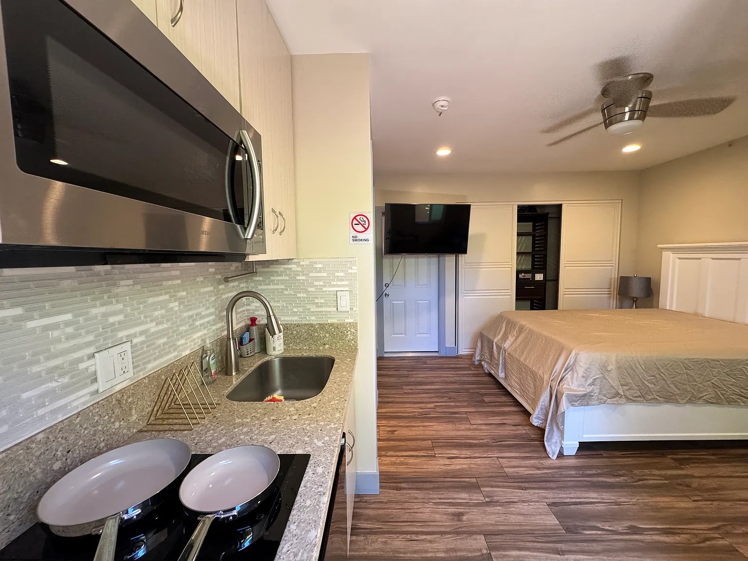 Studio, 350 sqft, $1,900 — Photo 4