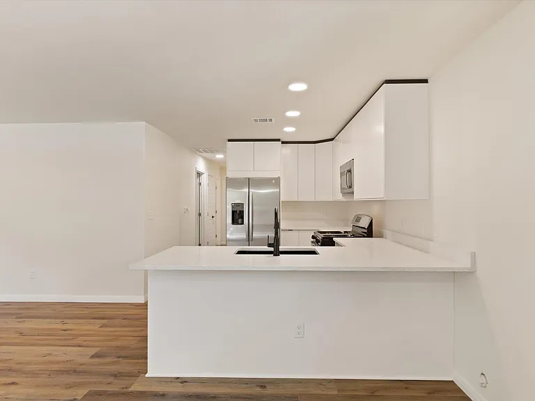 317 Mill St #102 — Photo 9