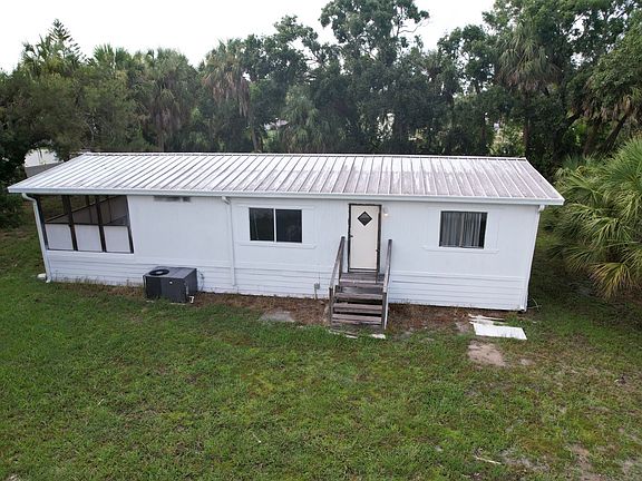 3rd image of 1305 Sweeney Dr