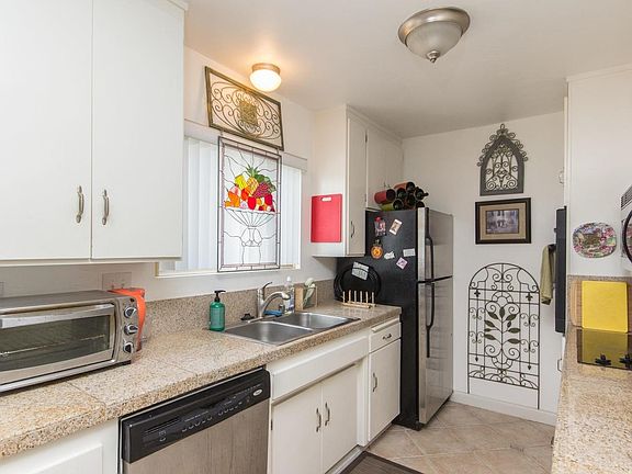 3rd image of 4180 Louisiana St APT 1D