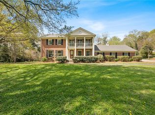 1419 Heathcliff Rd, High Point, NC 27262