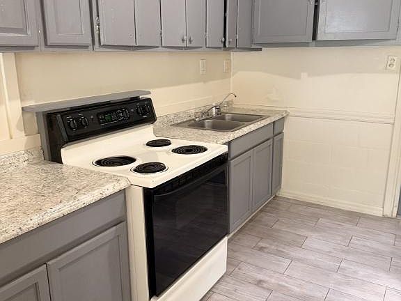 4th image of 1314 Andrew St