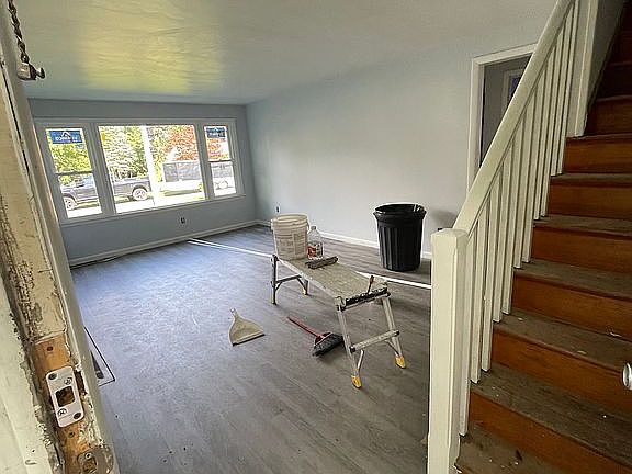 5th image of 353 W Matson Ave