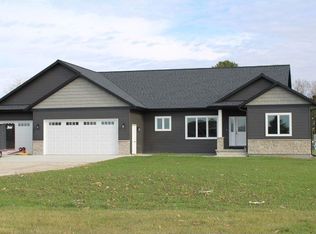 N5825 Aidan Ct, Rosendale, WI 54974