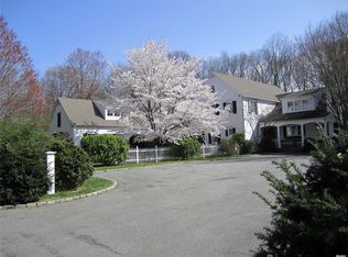 110 Piping Rock Rd, Locust Valley, NY 11560