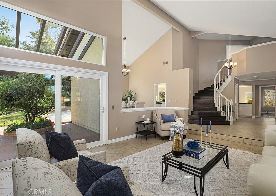 1st image of 748 Lynnmere Dr