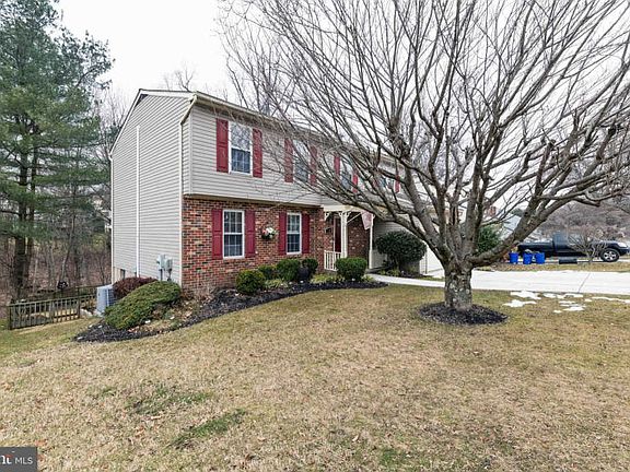 3rd image of 9530 Hickoryhurst Dr