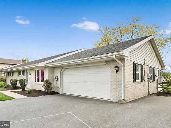 5th image of 311 N Penryn Rd