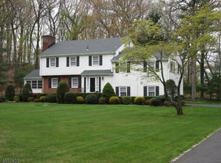 14 Arrowhead Rd, Morristown, NJ 07960