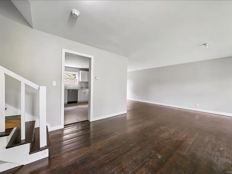 3 Mid Oaks Dr — Photo 5