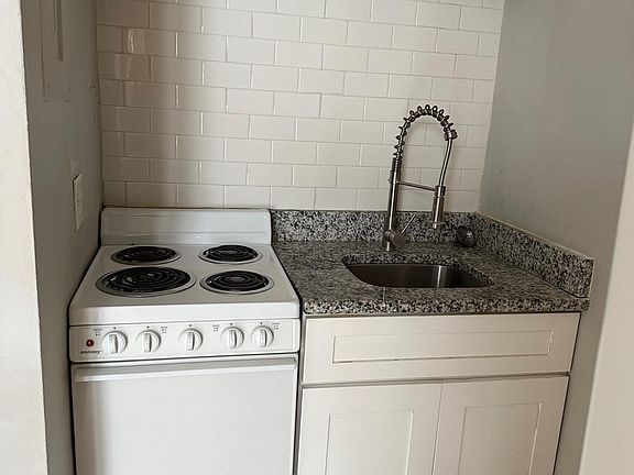 2nd image of 18 Buttles Ave APT A