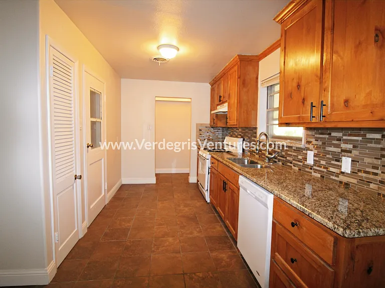 5833 Westhaven Dr — Photo 3