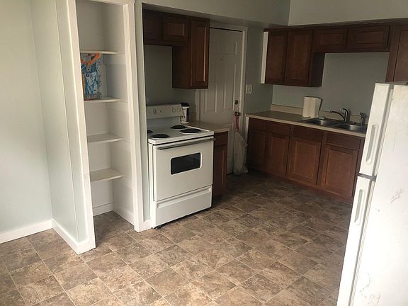 3rd image of 2086 Grasmere Ave