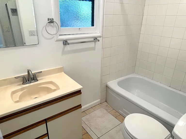 208 Throckmorton Ave — Photo 10
