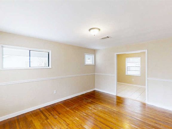 4th image of 223 Pine Park Dr