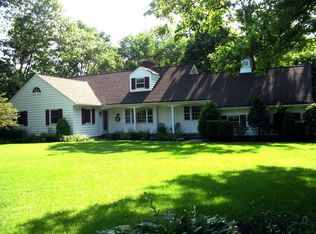 386 Grove St, Ramsey, NJ 07446