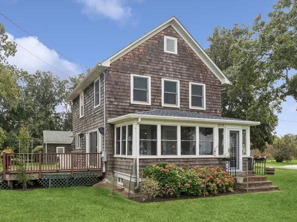 13700 Oregon Rd, Cutchogue, NY 11935