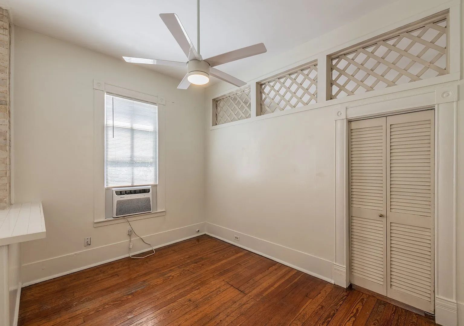 Adams Street Apartments — Photo 4